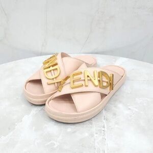 Fendi Fendigraphy Lettering Platform Slide Sandal in Rosa / Light Pink EU 37